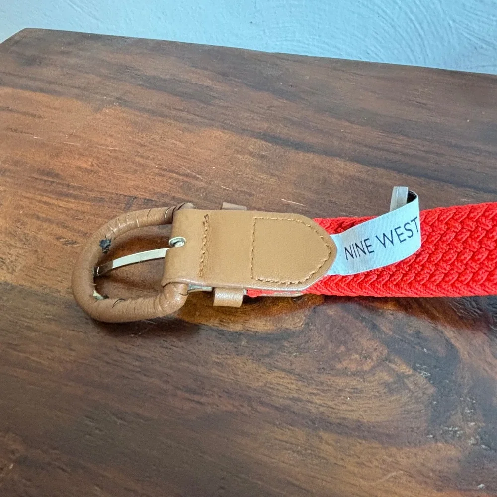 Nine West Womens‎ Red Braided Elastic Stretch Belt Brown Leather Trim Gold Logo